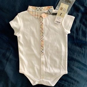NWT** baby boy BURBERRY body suit / onesie 9months